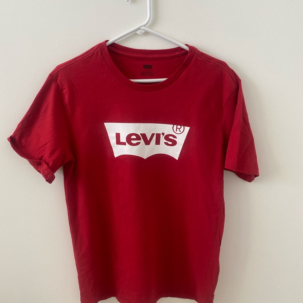 Levi Tshirt - Medium